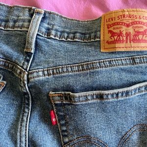 Levi’s wedgie straight blue jeans
